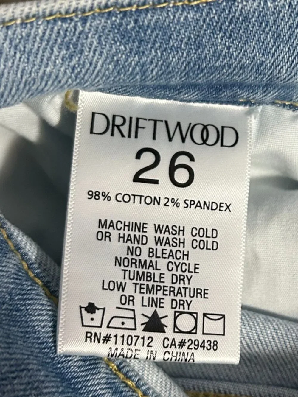 NWT DRIFTWOOD Jordie BUTTON FLY Distressed/Raw Hem Jeans Women's Size 26‎